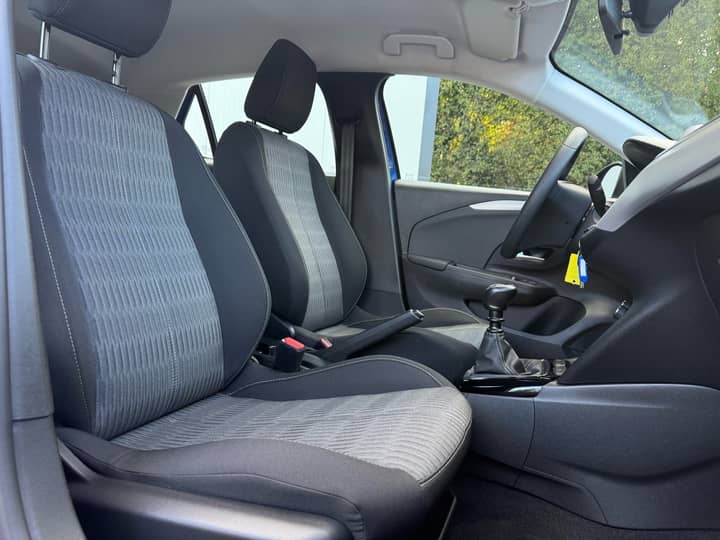 Opel Corsa 1,2 Turbo 100ks*KAMERA*JAMSTVO* - interijer 2
