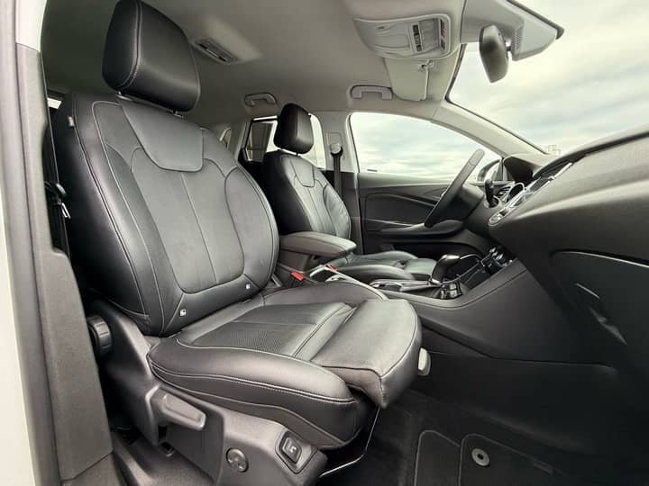 Opel Grandland 1.6 CDTI Ultimate Automatik*KAMERE* - interijer 3