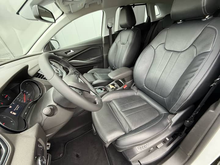 Opel Grandland 1.6 CDTI Ultimate Automatik*KAMERE* - interijer 4