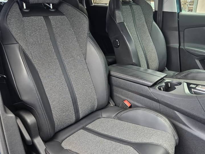 Peugeot 5008 1.6 HDi Allure*7 SJEDALA*KAMERE* - interijer 3