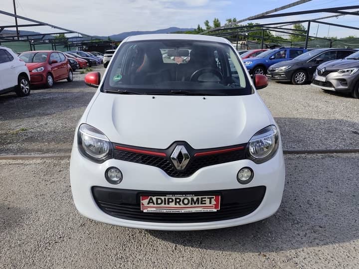 Slika prikazuje vanjski izgled vozila (prednji dio).