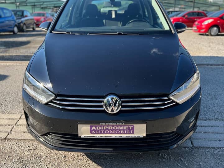Slika prikazuje vanjski izgled vozila (prednji dio).