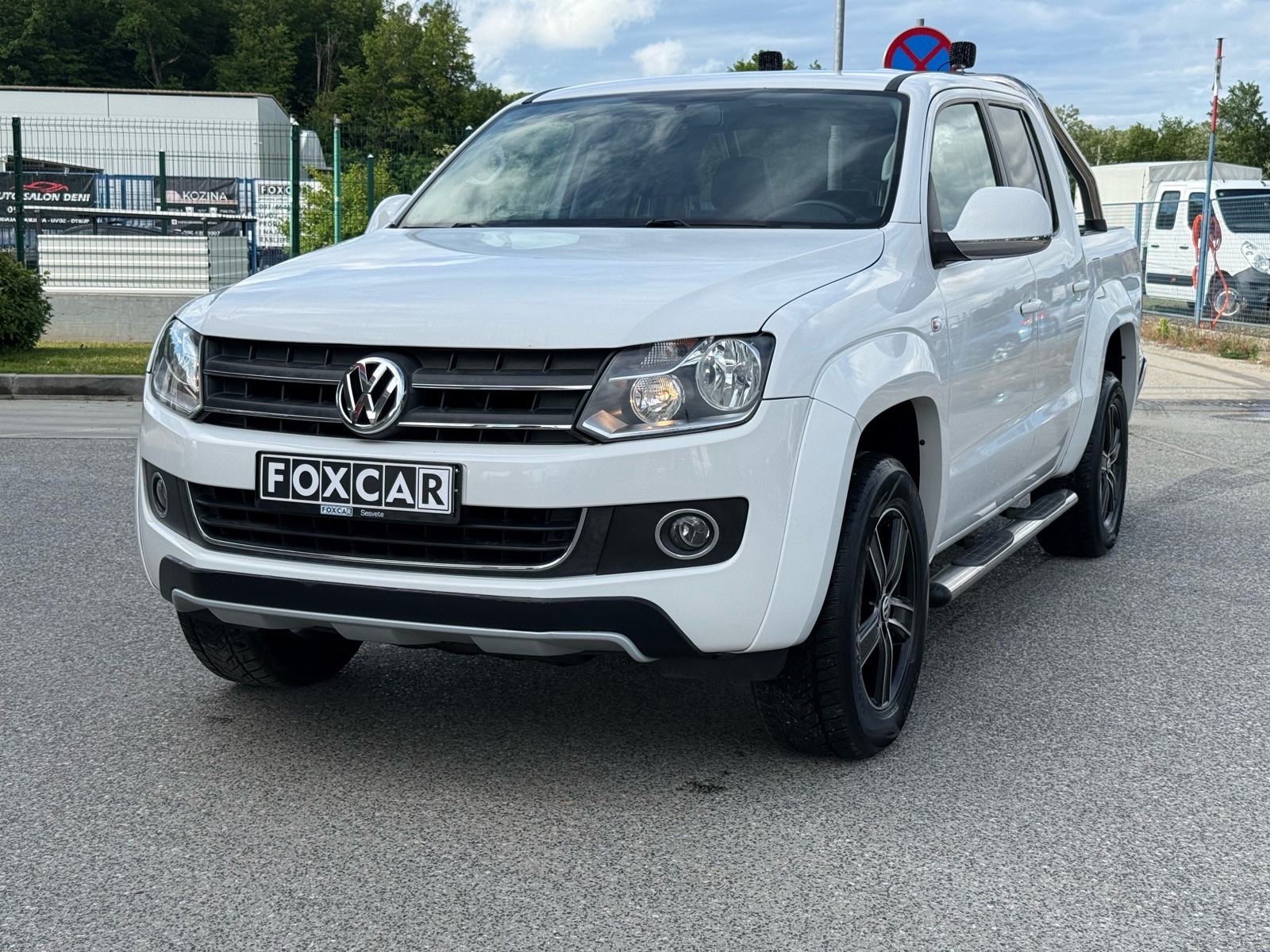 Slika prikazuje vanjski dio vozila (eksterijer).