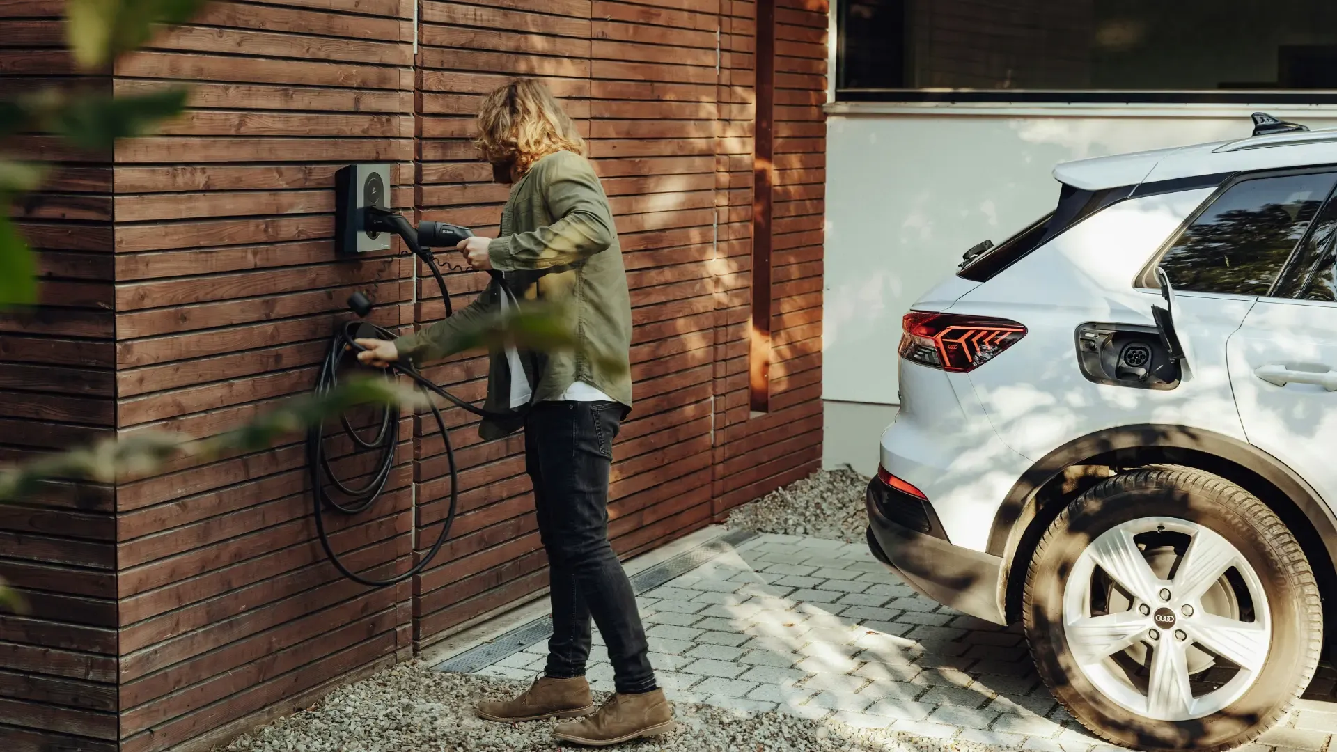 Električni auto u Hrvatskoj — kome se isplati, a kome ne?